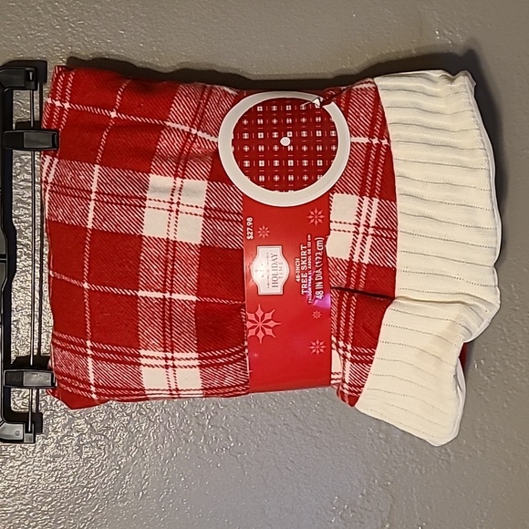 Holiday Time Other - Holiday Time 48-inch tree skirt NWT